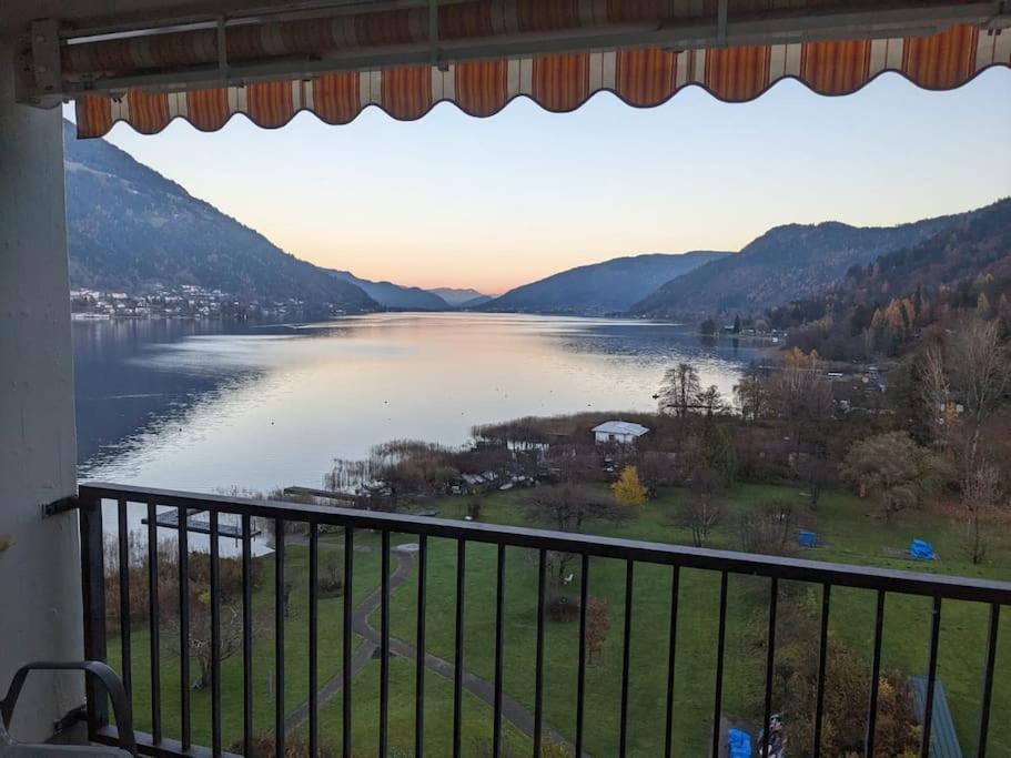 Appartement Mit Seeblick Am Ossiacher See Villach Bagian luar foto