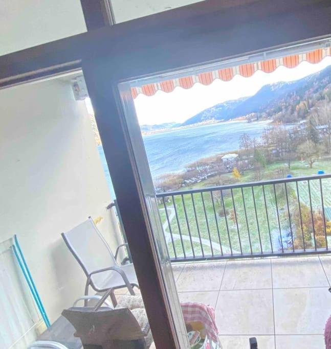 Appartement Mit Seeblick Am Ossiacher See Villach Bagian luar foto